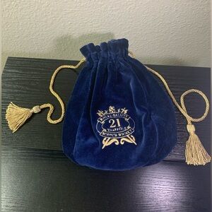 CHIVAS REGAL ROYAL SALUTE SCOTCH WHISKY 21 YEARS OLD BLUE VELVET POUCH 12" X 9"